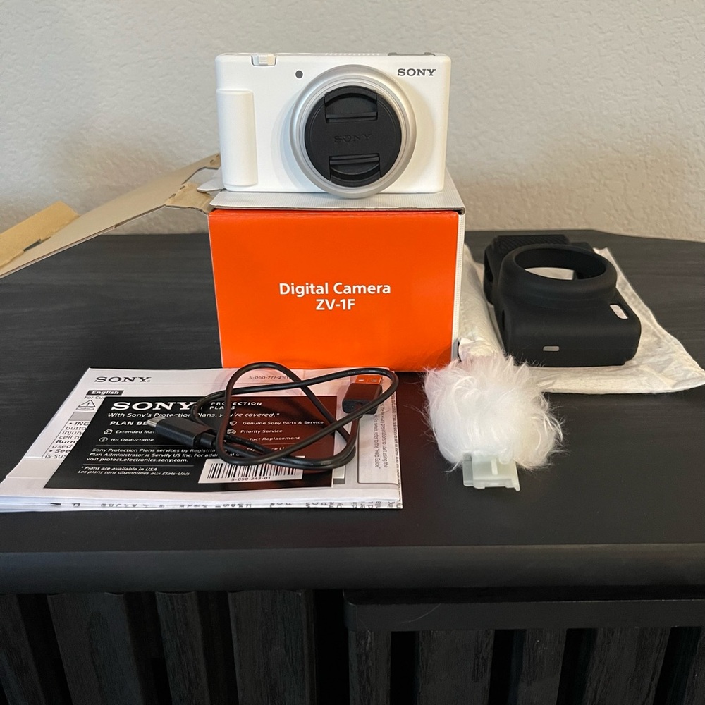 Sony ZV-1F Camera brand new